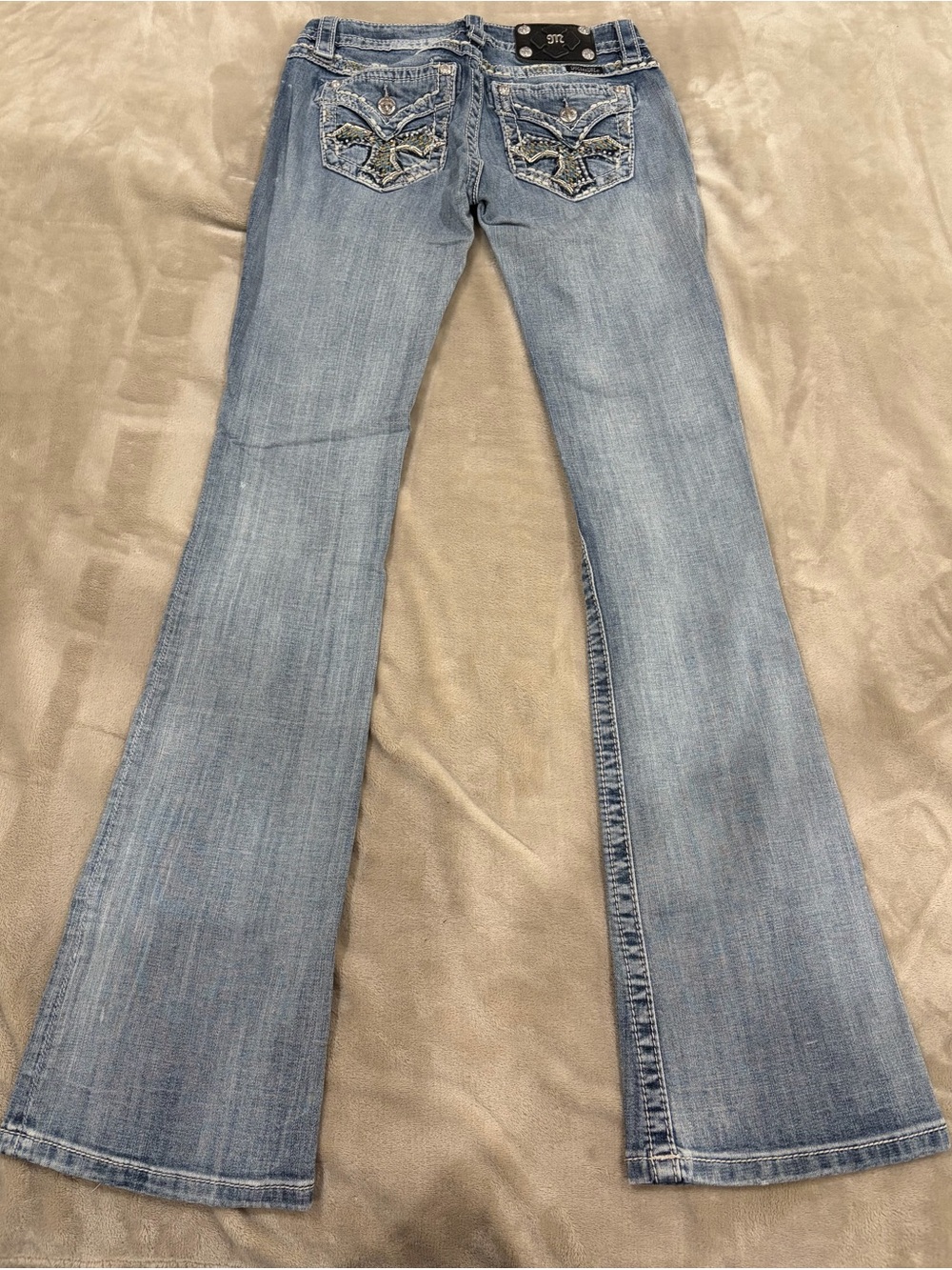 Miss Me women’s waist 26 inseam 34 cross embellished/embroidered boot jeans
